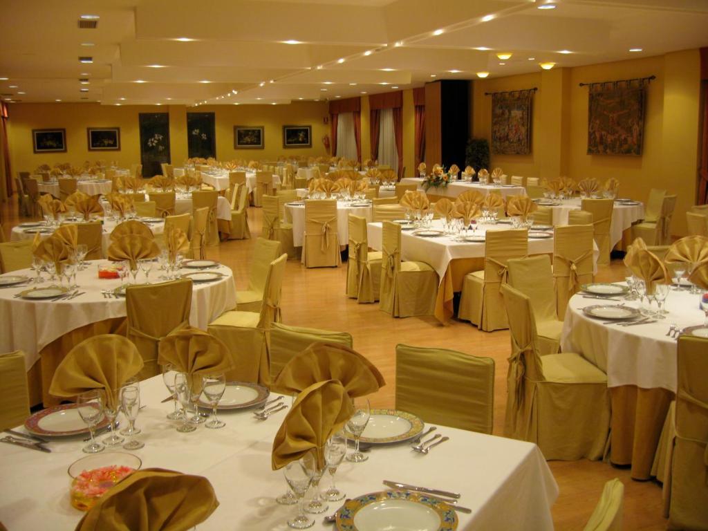 Hotel Restaurante San Roque Medina del Campo Εξωτερικό φωτογραφία