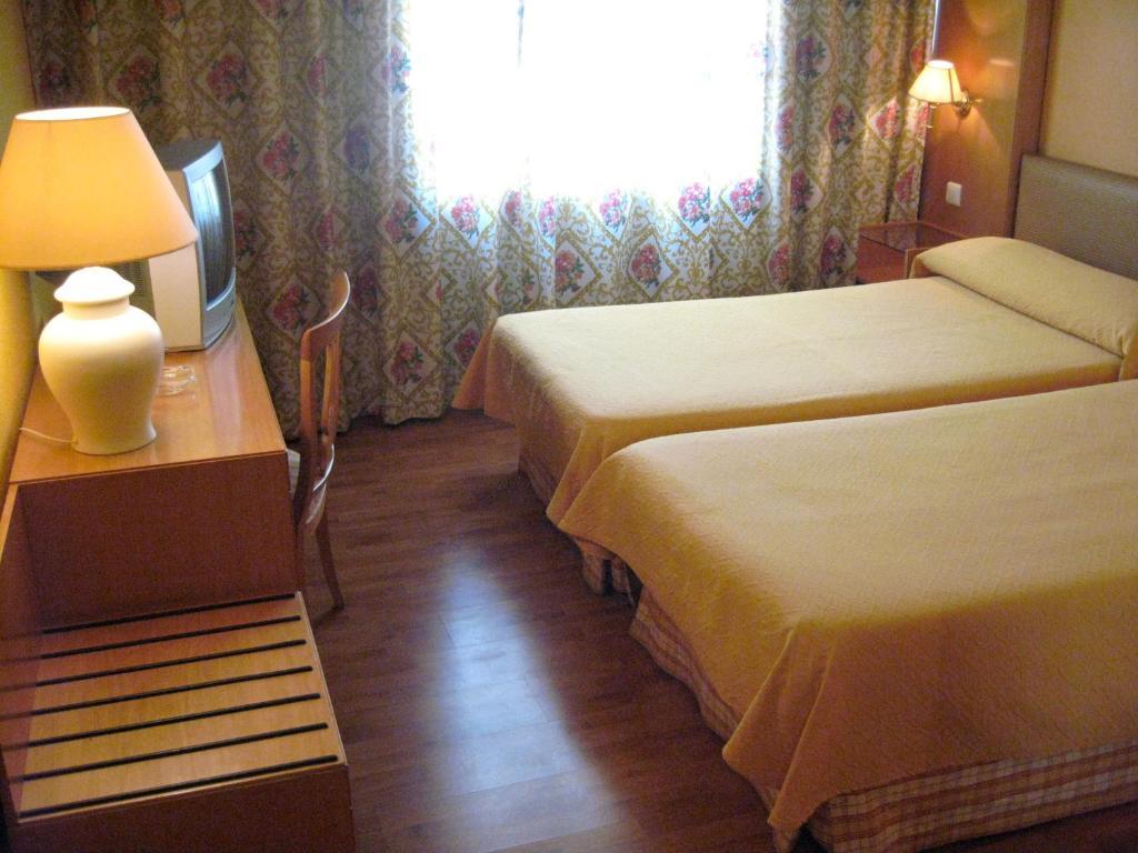 Hotel Restaurante San Roque Medina del Campo Δωμάτιο φωτογραφία